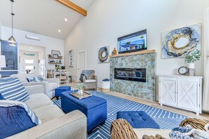 تلفزيون ذكي، مدفأة، كُتُب