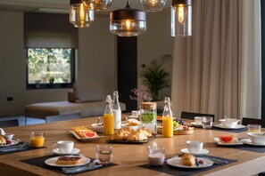 Dining - Villa Coco with Heated Pool (Pula)