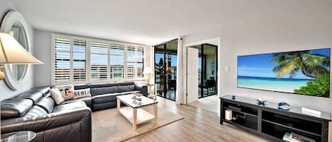 Smart-TV, Videospiele, DVD-Player, Bücher