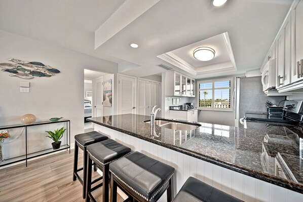 Fridge, microwave, oven, stovetop - Remodeled, Beach Condo, 2 brm, 2 bathrm, Max 6, Pool, Tennis, WIFI and more! (Sanibel Island)