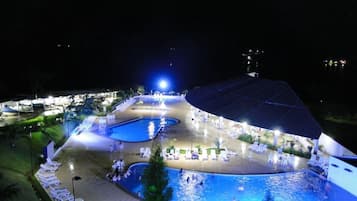 Piscina all'aperto, una piscina riscaldata