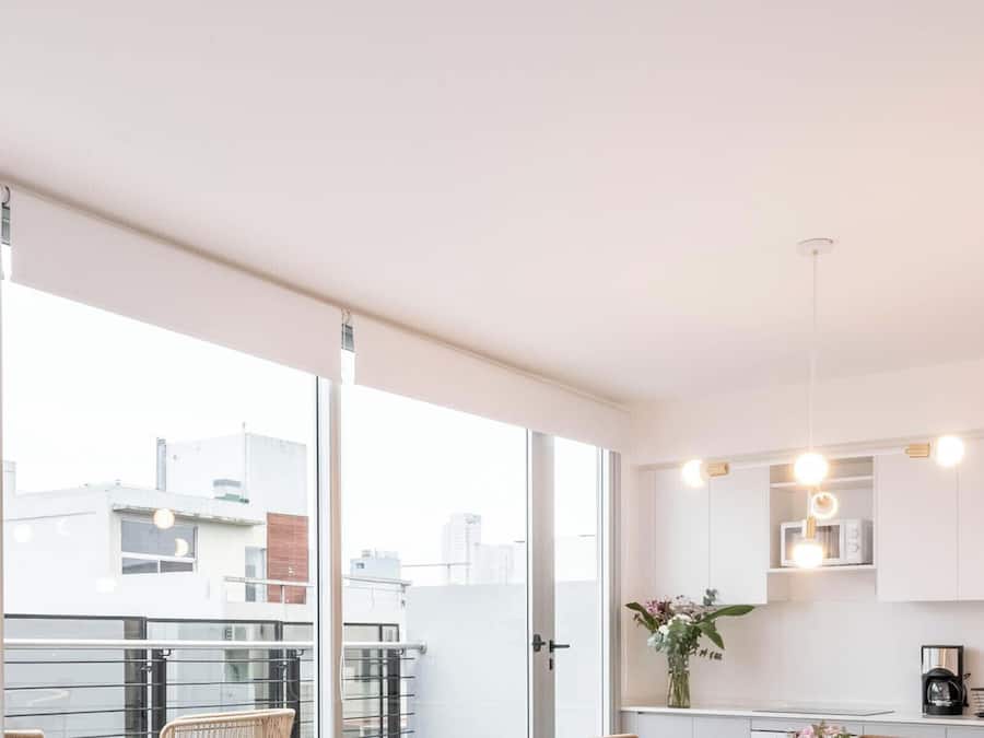 Apartamento superior | Zona de estar | Televisión de pantalla plana de 32 pulgadas con canales por cable