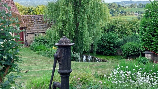 Property grounds - Cider Press - sleeps 2 guests  in 1 bedroom (Cradley)