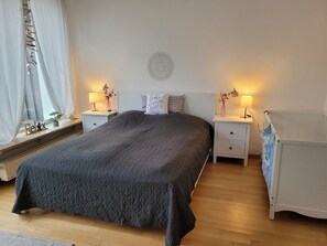 1 غرفة نوم وسرير سفر  وواي فاي مجانًا وملاءات أسرّة