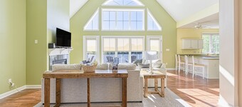 Dog-friendly, lakefront home with private dock, 2 kayaks, decks & game room