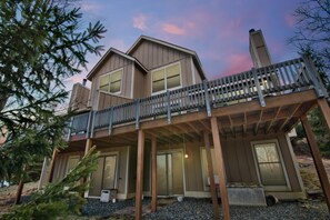 Exterior - 3 mins to Camelback Ski - Gorgeous Pocono House (Tannersville)