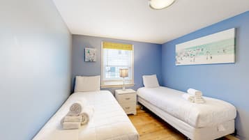 2 bedrooms, iron/ironing board, Internet, bed sheets