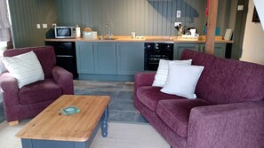 Interior - Willow Cottage - sleeps 2 guests  in 1 bedroom (Cradley)