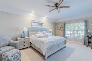 3 habitaciones, tabla de planchar con plancha, internet y ropa de cama 