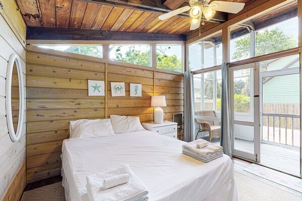 3 bedrooms, iron/ironing board, internet, bed sheets