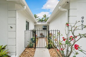 المنطقة المحيطة بالمنشأة