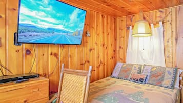 1 slaapkamer, een strijkplank/strijkijzer, gratis wifi, beddengoed