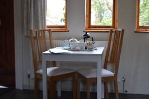 Dining - Sparrows Nest Cottage - sleeps 2 guests  in 1 bedroom (Cradley)