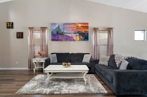 Phx Escape CENTRAL family pet friendly 4 bd sleeps 10