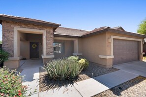 Exterior - Phx Escape CENTRAL family pet friendly 4 bd sleeps 10 (Phoenix)