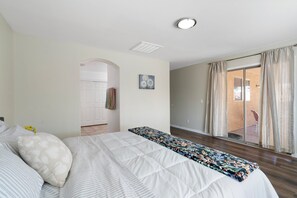 4 bedrooms, iron/ironing board, free WiFi, bed sheets - Phx Escape CENTRAL family pet friendly 4 bd sleeps 10 (Phoenix)