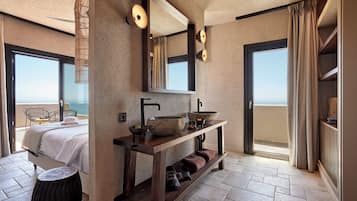 Suite Junior, vue mer | 1 chambre, literie de qualité supérieure