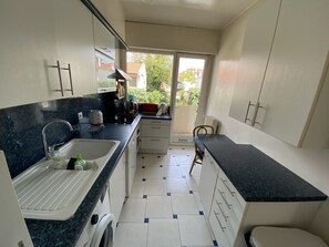 Refrigerador, microondas, horno y lavavajillas 
