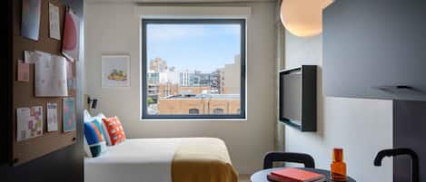 Quarto, 1 cama Queen (Niche) | Área de estar | Smart TV 43 polegadas com canais digitais, TV, Netflix