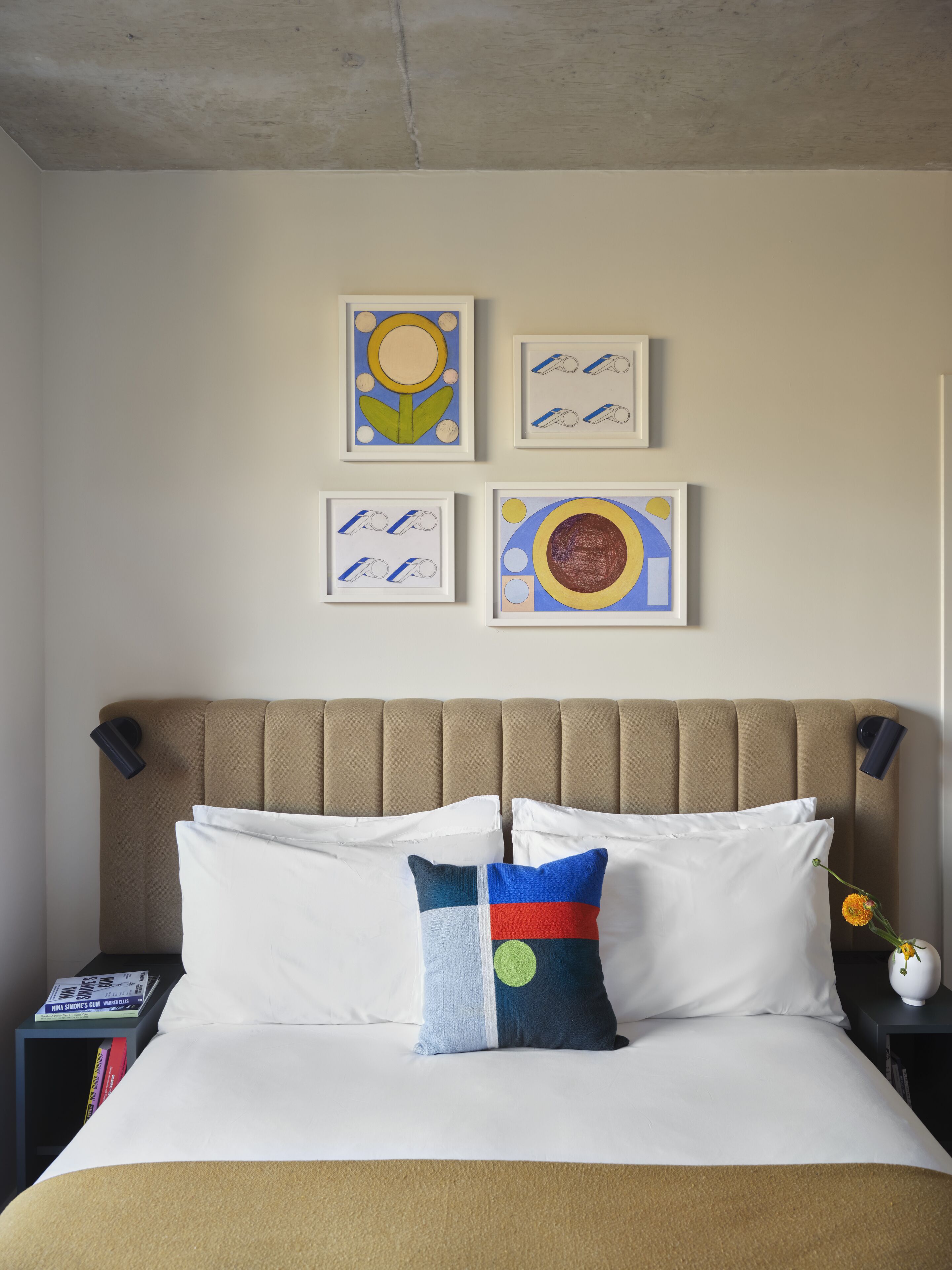 Supreme Queen | Egyptian cotton sheets, premium bedding, minibar, in-room safe