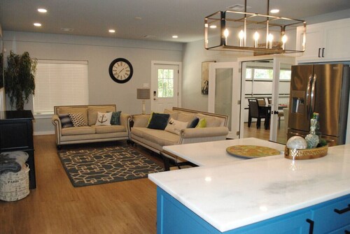 Modern Farmhouse within walking distance to beach