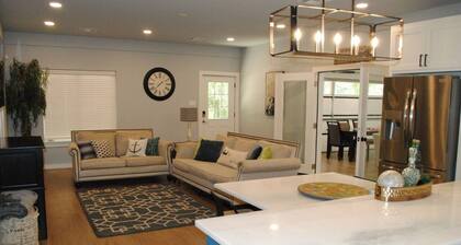 Modern Farmhouse within walking distance to beach