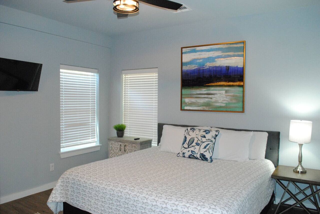 3 soverom, skrivebord, strykejern/-brett og wi-fi (inkludert)