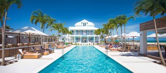 Stunning 5 BR Home-60 steps to beach! Tennis-Pickleball- Resort Club