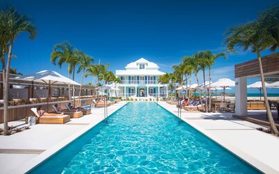 Stunning 5 BR Home-60 steps to beach! Tennis-Pickleball- Resort Club