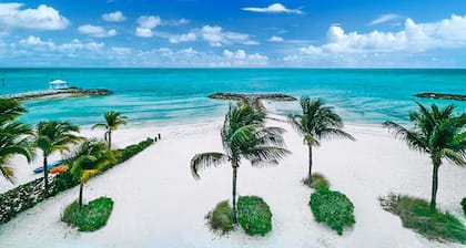 Stunning 5 BR Home - Tennis - Beach - Resort Club