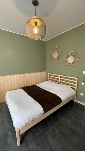 3 slaapkamers, een bureau, een strijkplank/strijkijzer, gratis wifi