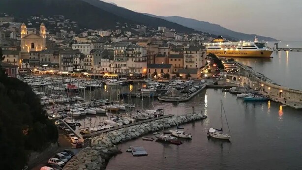 A coastal town with a marina, a prominent church, and a ferry dock. - Villa Avec Piscine en Plein Coeur de Bastia (Bastia)