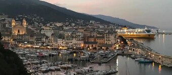 Villa Avec Piscine en Plein Coeur de Bastia