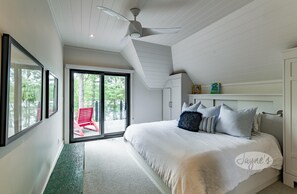 8 bedrooms, free WiFi, bed sheets