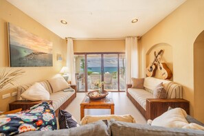TV - Amazing Views 3 BR Ocean Front w/ Pool. (Isla Mujeres)