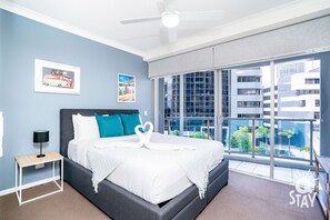 2 bedrooms, iron/ironing board, free WiFi, bed sheets