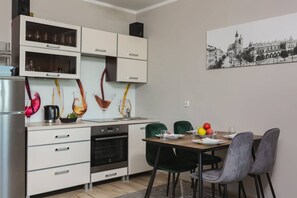 Dining - Apartment with View of the Vistula River | Balcony and Quiet Neighborhood (Kraków)