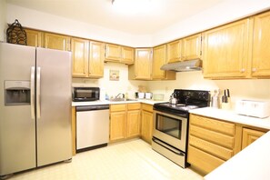 Unclassified image, 3 of 26, button - Nordic Inn 212, Lincoln, NH (Lincoln)