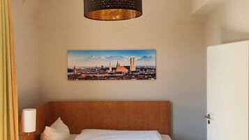 Einzelzimmer | Schreibtisch, laptopgeeigneter Arbeitsplatz, kostenloses WLAN