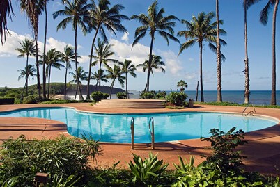 Beachfront + Oceanfront Molokai Condo