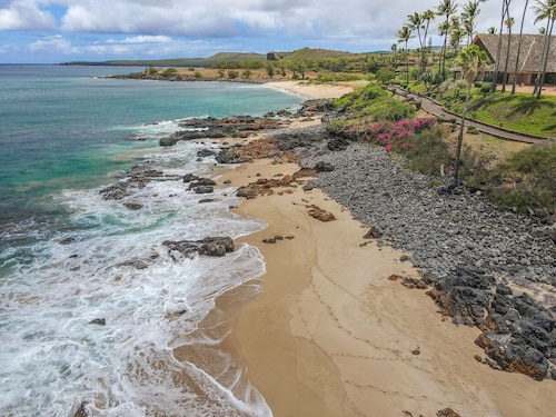Beachfront + Oceanfront Molokai Condo