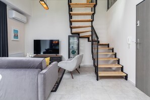 TV - Zaciszna 13 Niechorze | Stylish Apartment Near the Beach | Parking & Balcony (Niechorze)