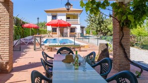 Outdoor dining - Casana Almáchar by Ruralidays (Málaga)