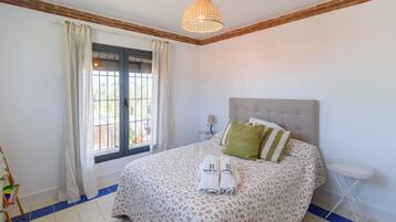 2 dormitorios, tabla de planchar con plancha, cuna de viaje y wifi