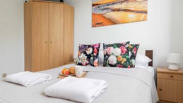 2 bedrooms, iron/ironing board, travel crib, WiFi