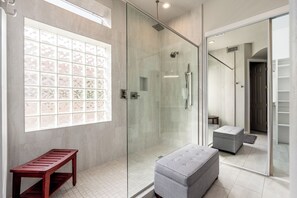 Shower, hair dryer, towels - Golf Course+Heated Pool+Spa+Pool Table (Phoenix)