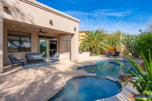 Unclassified image, 3 of 26, button - Spectacular GOLF Course Frontage+POOL TABLE+Heated Pool+SPA+MRE (Phoenix)