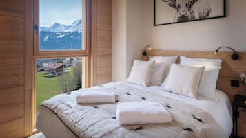 4 habitaciones, tabla de planchar con plancha, wifi y ropa de cama