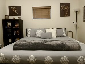 3 bedrooms, desk, iron/ironing board, free WiFi