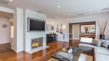 Smart TV, fireplace, DVD player, music library